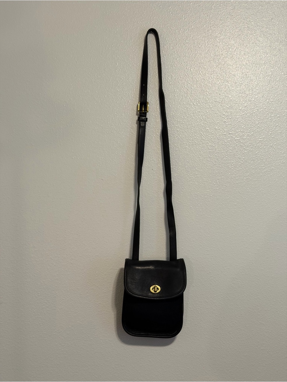 Vintage 1995 Coach Small Sidepack in Black Leather - Made in the USA - Picture 5 of 15